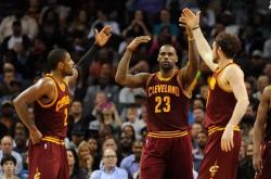 开云体育下载-篮板之王！小乔丹连续两战抢下个篮板的简单介绍