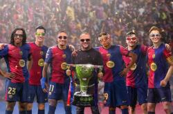 开云体育下载-荷兰完胜巴萨，阿尔巴统治全场