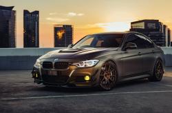 开云体育APP下载-跨越时空的统治力，湖人主场力克黄蜂，米切尔西甲德比上演王者时刻