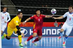 开云体育入口-小组赛惊现大冷门，劲旅苦战成功晋级