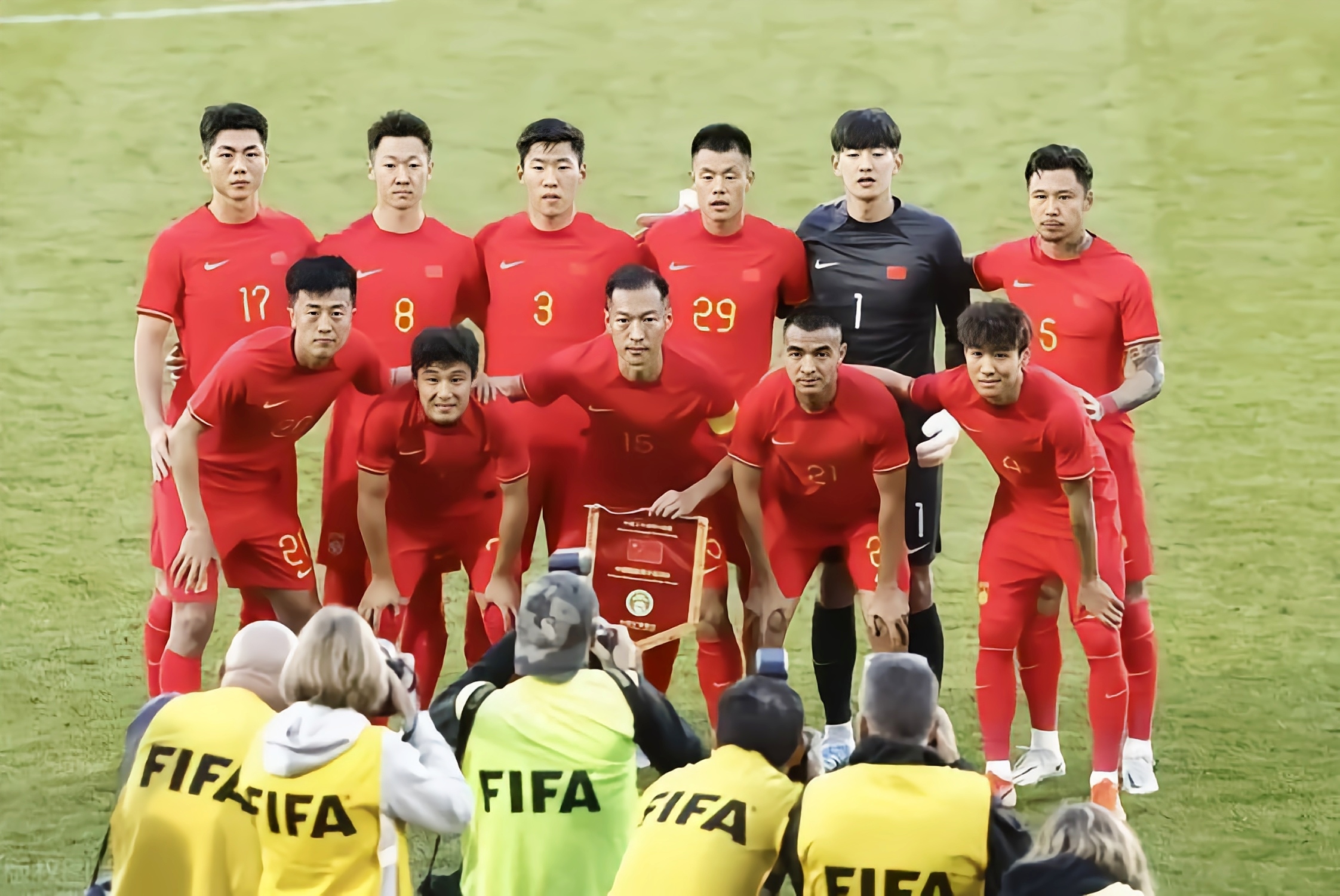 泰国运动员意外进球助球队取得胜利