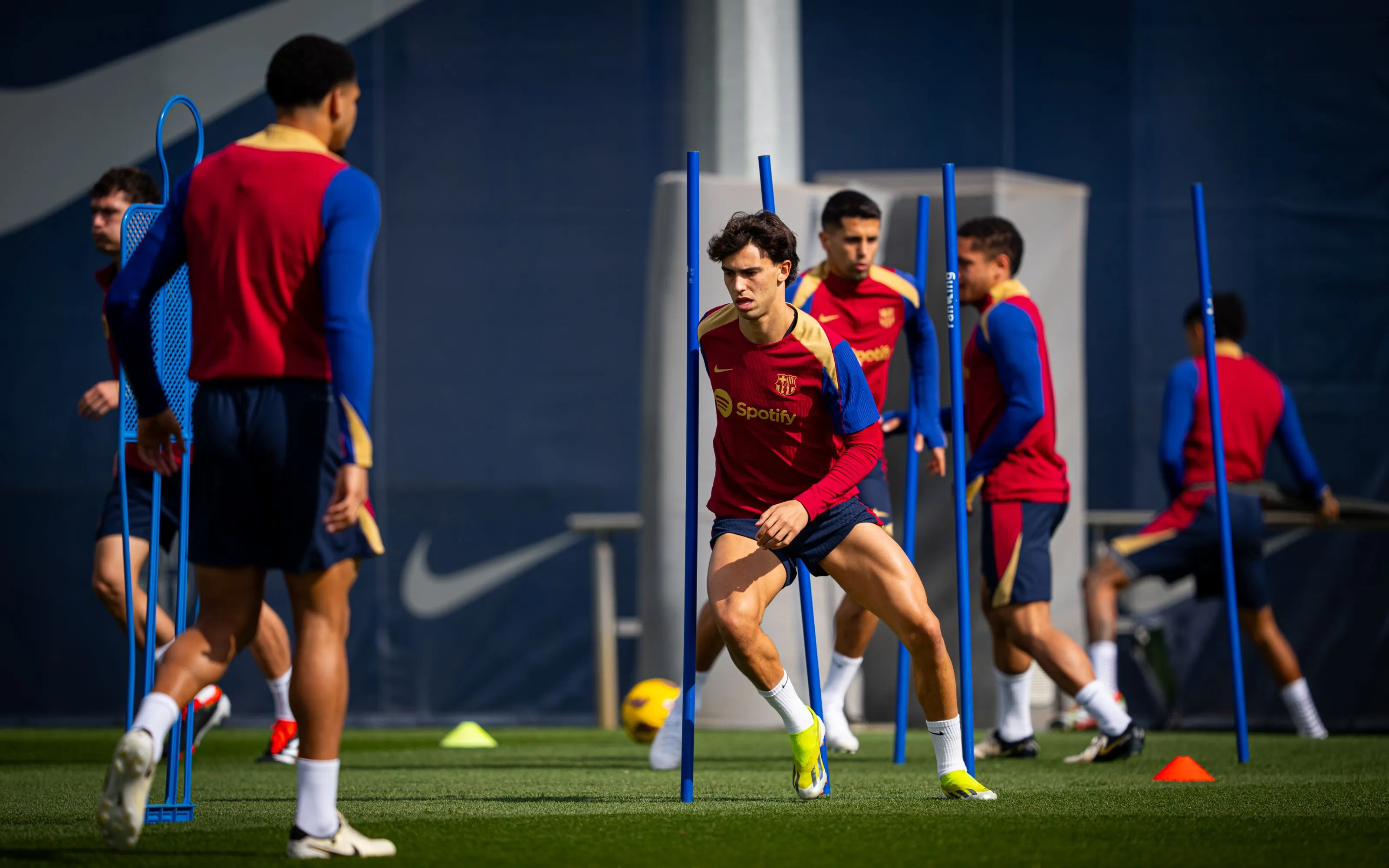 高水平足球战事展现赛场激情的简单介绍