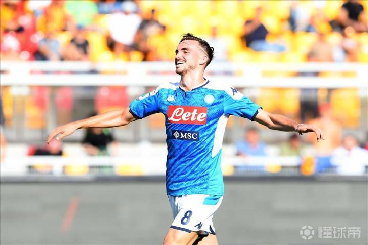 关于那不勒斯中场回归训练，能否及时复出待定的信息