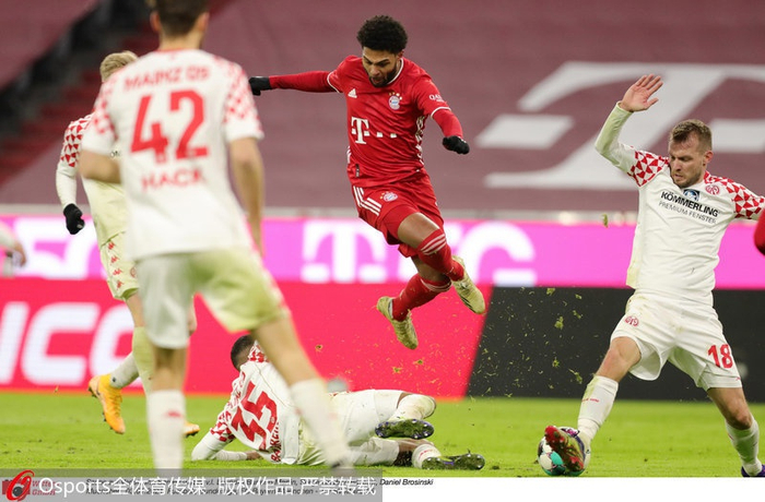 包含拜仁慕尼黑客场逆转，继续领跑积分榜的词条