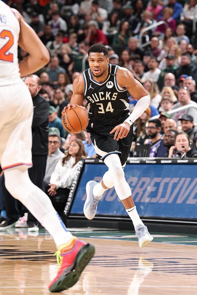 雄鹿主场轻松胜尼克斯,字母哥砍下分!的简单介绍 雄鹿主场轻松胜尼克斯,字母哥砍下分!的简单介绍