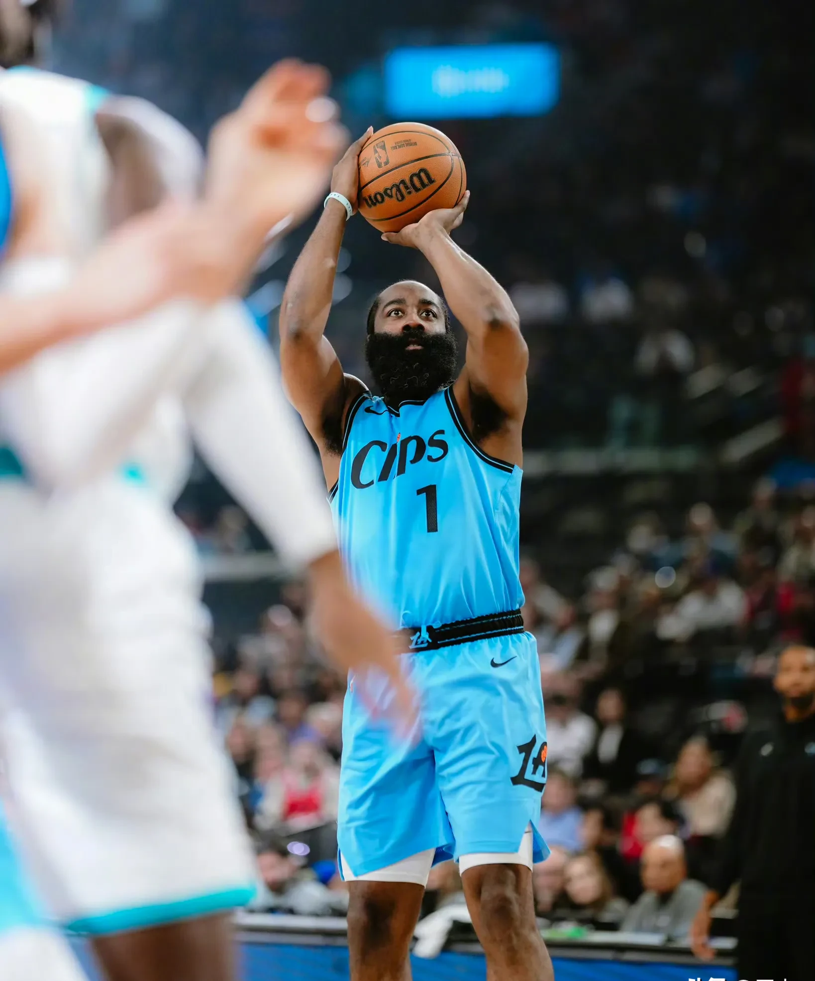 包含湖人横扫奇才，哈登全场高效砍分的词条