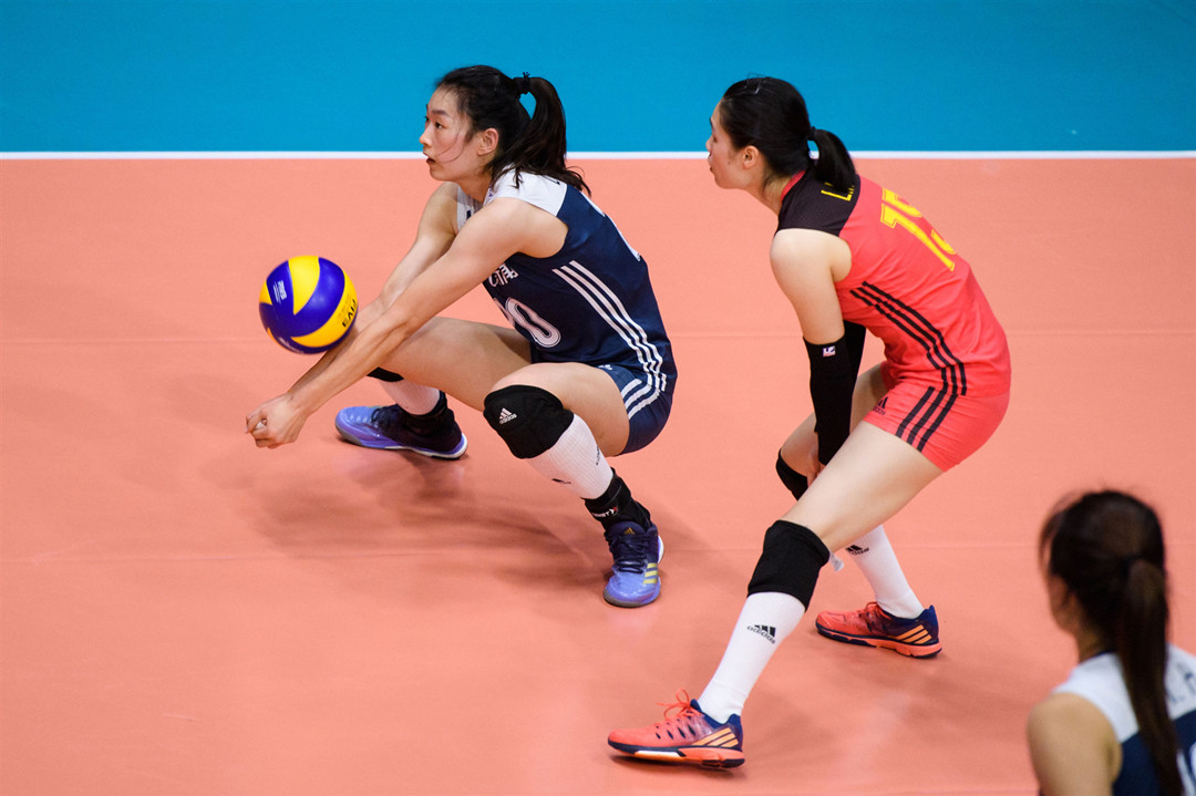 中国队逆转韩国队，黄鸭组合带队取胜