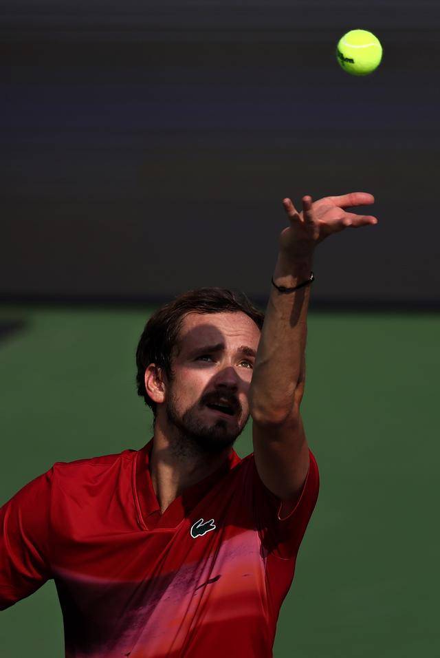 包含德国网球队血洗美国网球队，梅德韦杰夫统治全场的词条