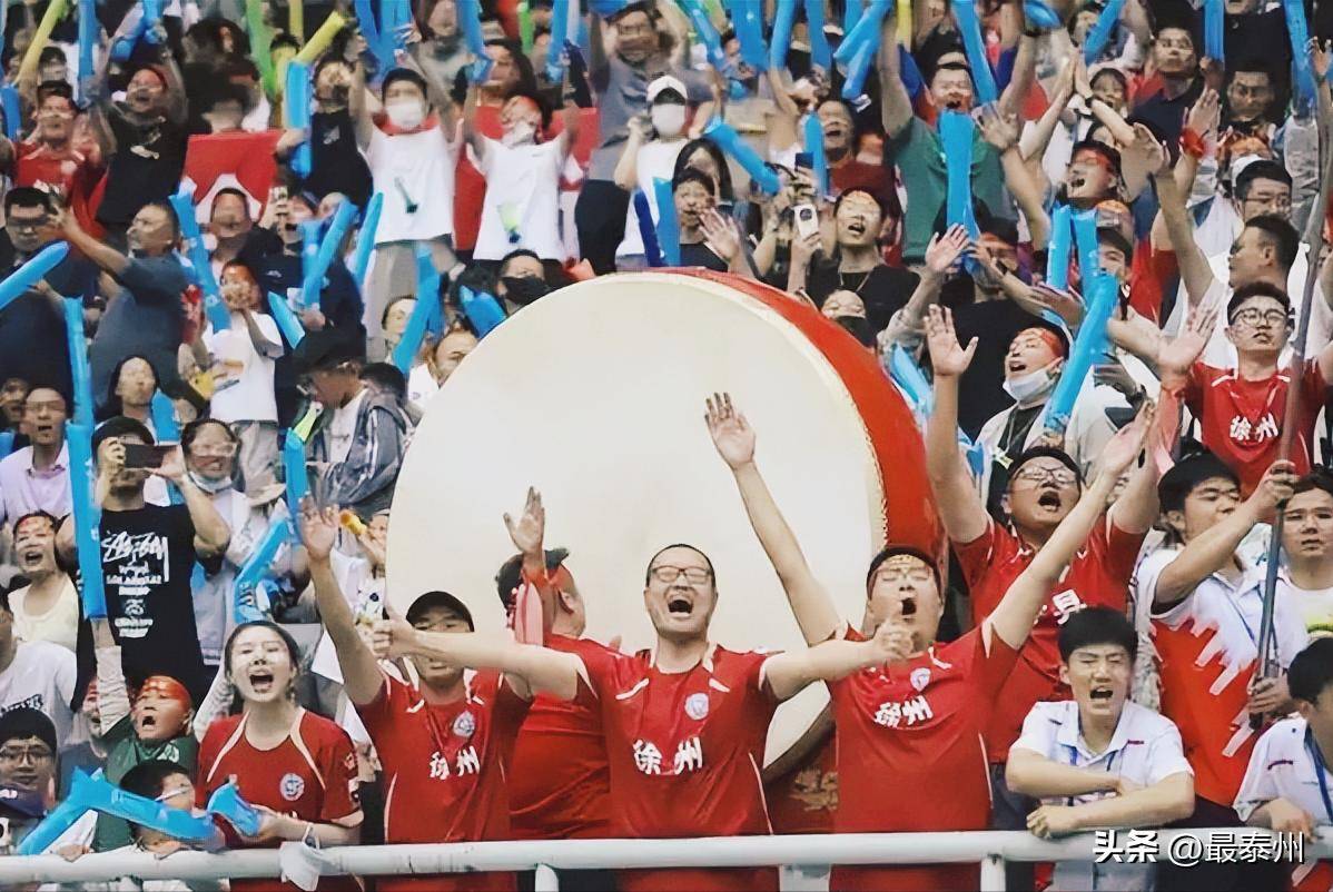 包含雄心壮志，中超球员效力奋勇战斗寻找胜利的词条