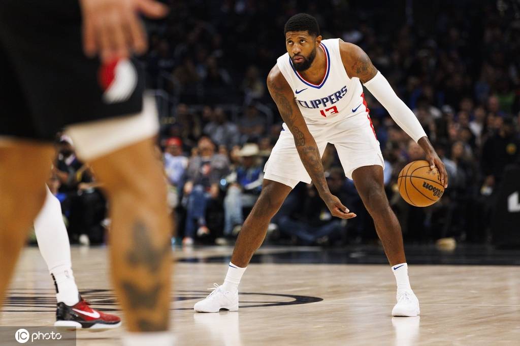 包含澳大利亚男篮血洗勇士B队，乔治关键制胜的词条