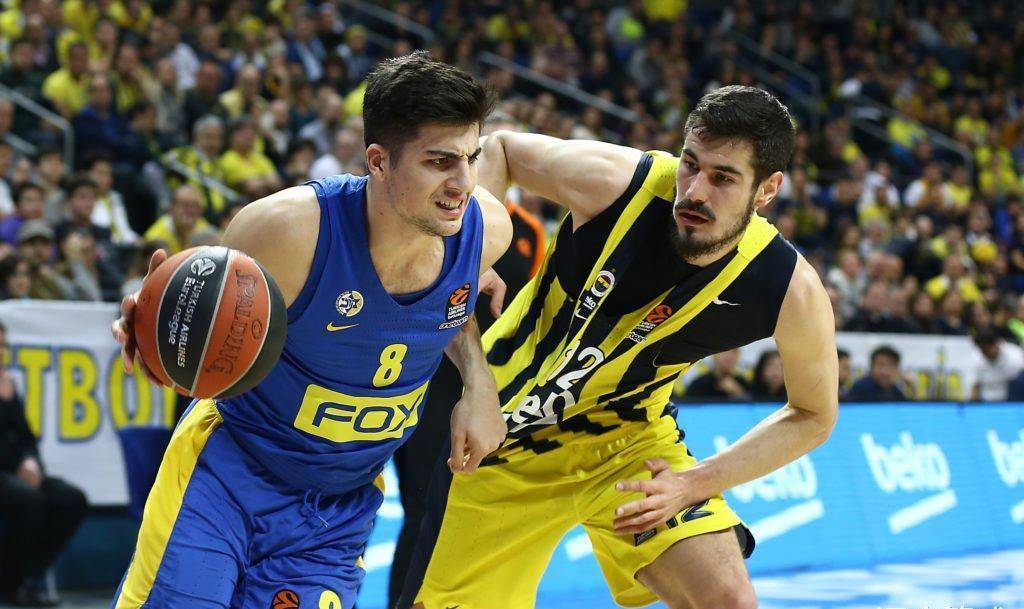 关于华沙竞技俱乐部球员迪亚卡比赛成绩稳定的信息